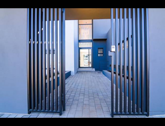 5 BEDROOM HOUSE FOR SALE IN MIDSTREAM HEIGHTS